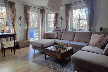2,5-Zimmer Stadt-Wohnung im Grünen: EBK, TG, Balkon, Aufzug - Waiblingen Beinstein
