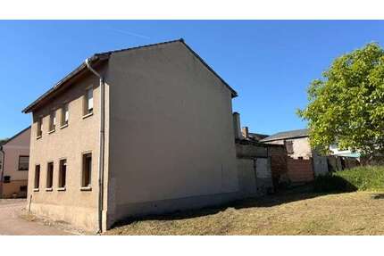 Haus zum Kaufen in Niemegk 50.000,00 € 120 m²