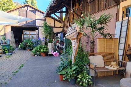 WG-Zimmer mit Balkon und großzügiger Terrasse. - Ilsfeld