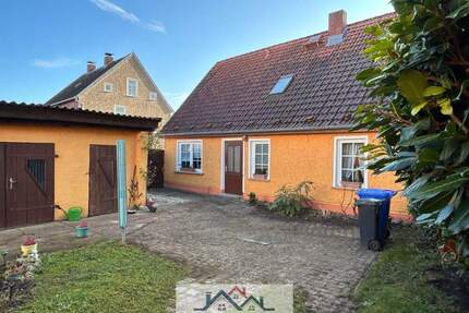 Modernisiertes Einfamilienhaus in zentraler Lage von Loitz!!