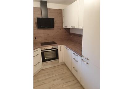 Gepflegte 2,5-Zimmer-DG-Wohnung mit Balkon und EBK in Tuttlingen