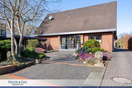 Haus zum Mieten in Rastede 1.600,00 € 194.87 m²