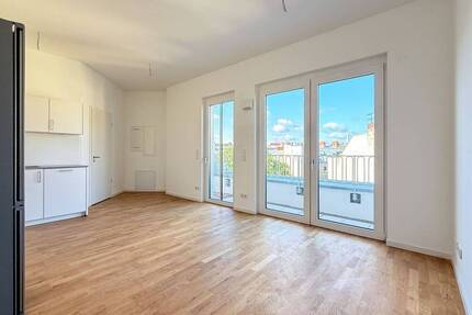Kompakte Dachgeschosswohnung nah Schloß Charlottenburg - 2,5 Zimmer am Mierendorffplatz - Berlin