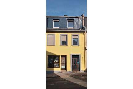 Haus zum Kaufen in Hof 111.000,00 € 204 m²