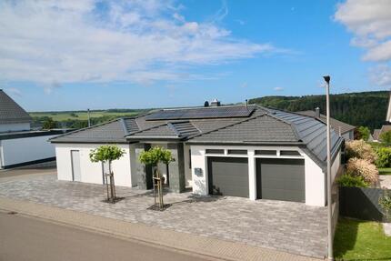 Exklusiver Neubau-Bungalow mit PV-Anlage, XXL-Garage - Contwig