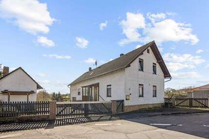 Haus zum Kaufen in Laubach 239.000,00 € 179 m²
