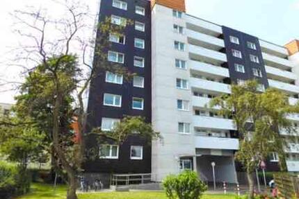 Gelegenheit: 4-Zimmer-Wohnung in zentraler Lage - Köln Heimersdorf