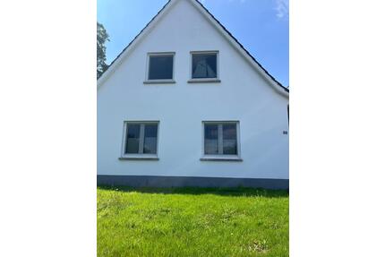 Geräumiges Haus 165 qm mit großen Garten 2300 qm inkl. Bauplatz - Bremen Blumenthal