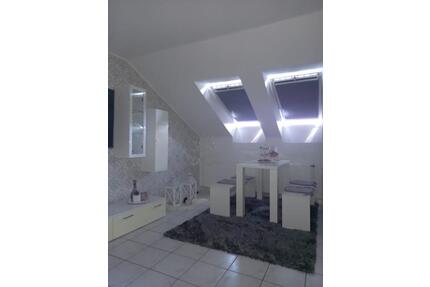 Helle gepflegte Dachgeschosswohnung ab 01.04. verfügbar - Ritterhude