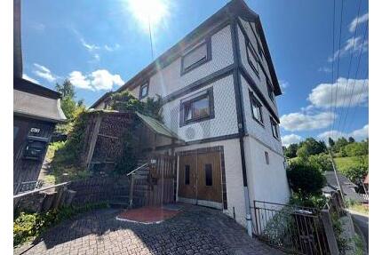 FAMILIENIDYLL MIT SOLARANLAGE & GARTENPARADIES - Zella-Mehlis