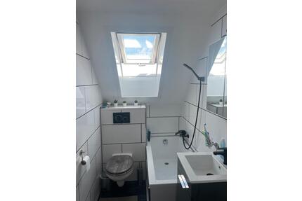 2ZKB Dachgeschosswohnung - 520,00&nbsp;EUR Kaltmiete, ca.&nbsp; 43,00&nbsp;m&sup2; in Maxhütte-Haidhof (PLZ: 93142)