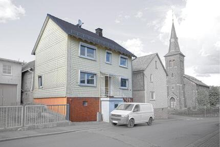 Ruhiges Einfamilienhaus - 860,00&nbsp;EUR Kaltmiete, ca.&nbsp; 108,00&nbsp;m&sup2; in Bad Endbach (PLZ: 35080)