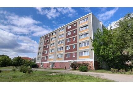 Wohnung 3 Zimmer mit Balkon - 327,00&nbsp;EUR Kaltmiete, ca.&nbsp; 59,28&nbsp;m&sup2; in Schwedt (Oder) (PLZ: 16303)