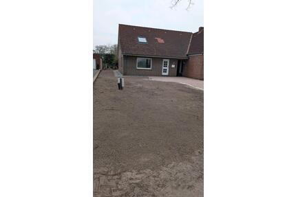 Wohnung Doppelhaushälfte - 950,00&nbsp;EUR Kaltmiete, ca.&nbsp; 110,00&nbsp;m&sup2; in Bunde (PLZ: 26831)