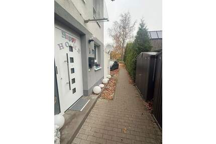 modernes Kfw 70 Reihenendhaus in Halstenbek