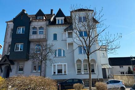 **Traumhafte Altbauwohnung mit großem Balkon in zentraler Lage von Wermelskirchen **