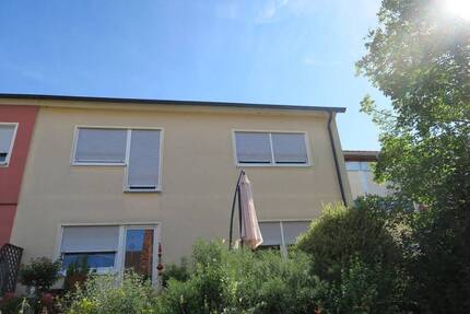 Großzügige 2 Zi.-Wohnung in Heilsbronn OT Ketteldorf