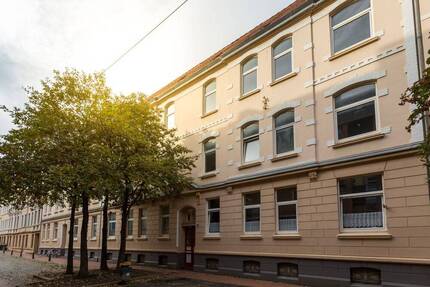 Erstbezug! Frisch sanierte 4-Zimmer-Wohnung mit Balkon und Dusche in Bremerhaven-Lehe!