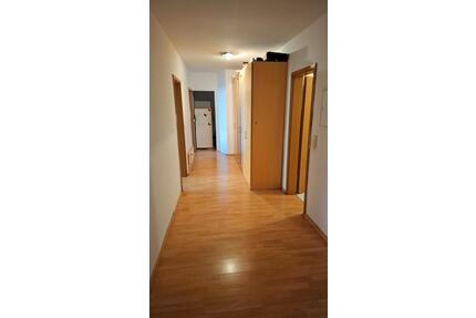 Große 3 ZKB Wohnung mit KücheKFZ Stellplatz zentral in Berne