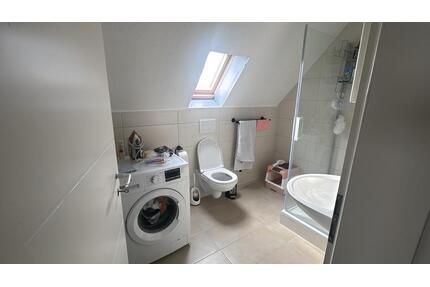 Zwei Zimmer Dg Wohnung ab 01.04.2026 zu vermieten - Villingen-Schwenningen