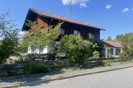 Haus zum Kaufen in Grafenau 249.000,00 € 190 m²