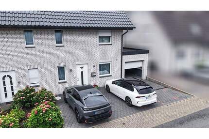 Gepflegte Doppelhaushälfte mit Einliegerwohnung, Garten & Garage in Bielefeld-Heepen