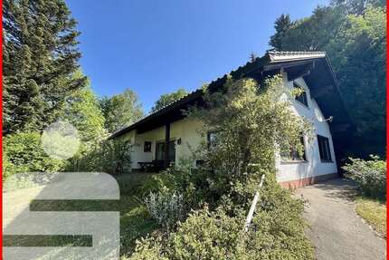 Haus zum Kaufen in Freyung 295.000,00 € 137 m²