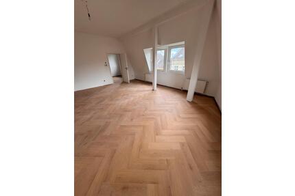 Schöne Dachgeschosswohnung Loft-Style 1 Zimmer - Düsseldorf Stadtbezirk 2