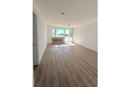 Sonnige 2-Zi.-Wohnung mit Balkon und Aufzug in München-Trudering