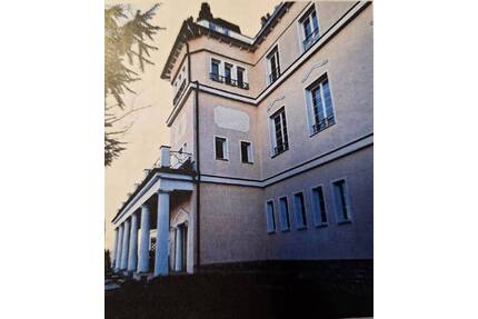 Helle 2-Raum ETW in einem DenkmalobjektVillengebäude mit Stellplatz - Jena Löbstedt