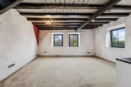 Haus zum Kaufen in Ellingen 240.000,00 € 200 m²