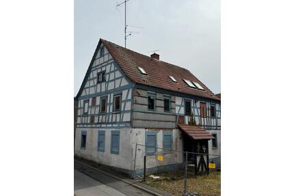 Wohnhaus mit Scheune für Liebhaber historischer Bausubstanz - Gersfeld (Rhön)