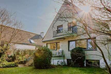 Haus zum Kaufen in Düsseldorf 1.100.000,00 € 264 m²