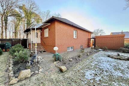 Ruhig gelegener Bungalow mit Vollkeller und beheiztem Wintergarten in Luttmersen - Neustadt am Rübenberge-Luttmersen