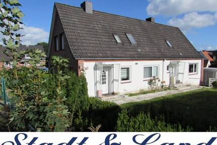 Doppelhaushälfte mit 4 Zimmern und neuer HeizungElektrik usw. - Schwentinental Raisdorf