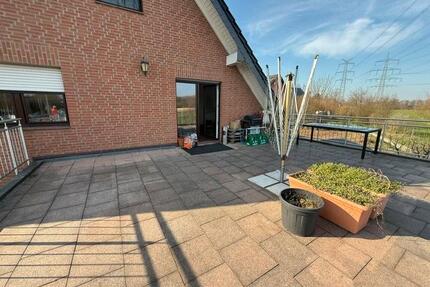 Groszügige Wohnung im zwei Familienhaus zu vermieten - Neuss Furth-Mitte