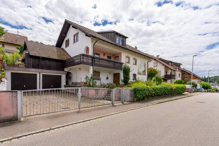 Charmantes Mehrfamilienhaus in idyllischer Lage mit großem Garten in Kandern