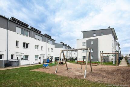 *RESERVIERT* Neuwertiges Reihenmittelhaus in Bad Säckingen mit TG-Stellplatz und 2 Terrassen