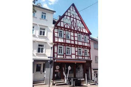 Frisch sanierte (möblierte) 2 Zimmer Wohnung am Marktplatz - Montabaur