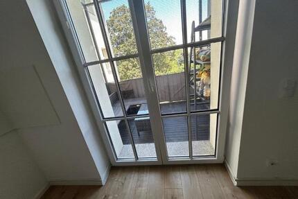Nachmieter 4 Raum Wohnung - 1.180,00&nbsp;EUR Kaltmiete, ca.&nbsp; 123,00&nbsp;m&sup2; in Chemnitz (PLZ: 09127) Adelsberg