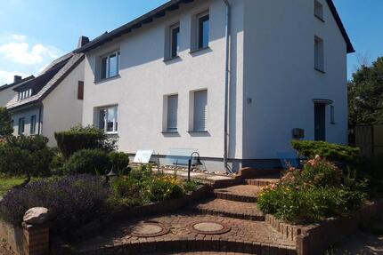 Erdgeschosswohnung mit Terrasse, Stellplatz, Kellerraum - Bünde