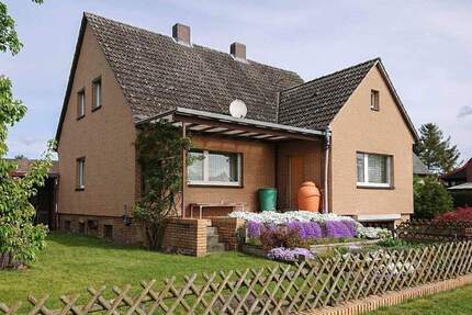 Gestalten. Wohnen. Zukunft bauen - Immobilie mit möglichem Baugrundstück in Tiddische