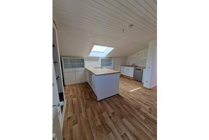 Helle 2,5-Zi-DG-Wohnung mit großer Wohnküche in ruhiger Waldrandlage - 10 Min nach Heidenheim - Sontheim / Stubental Sontheim im Stubental