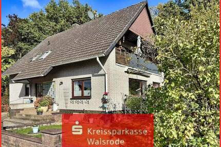 Geräumiges Zweifamilienhaus mit großem Grundstück in schöner Waldrandlage von Walsrode-Düshorn