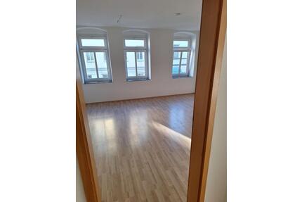 Große 3-Zimmer Wohnung - 750,00&nbsp;EUR Kaltmiete, ca.&nbsp; 92,00&nbsp;m&sup2; in Altenburg (PLZ: 04600)