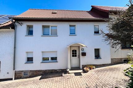 Reihenhaus in Ranis - 84.000,00&nbsp;EUR Kaufpreis, ca.&nbsp; 100,00&nbsp;m&sup2; in Ranis (PLZ: 07389)