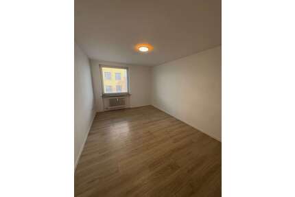 Wohnung zum Mieten in München 898,71 € 35.48 m²