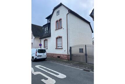 2 Familien Haus - 485.000,00&nbsp;EUR Kaufpreis, ca.&nbsp; 165,00&nbsp;m&sup2; in Rüsselsheim am Main (PLZ: 65428)