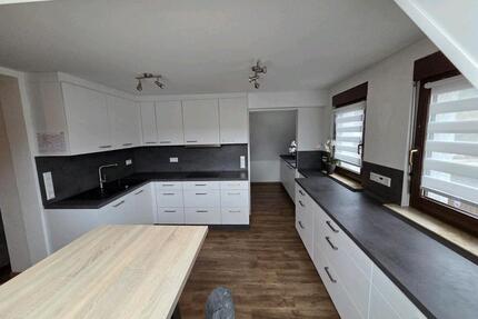 Wohnung zu Vermieten - 1.400,00&nbsp;EUR Kaltmiete, ca.&nbsp; 112,00&nbsp;m&sup2; in Auenwald (PLZ: 71549)