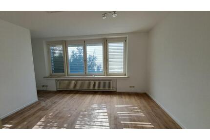 4-Zimmer- Wohnung(100 m2) mit Einbauküche und Vorgarten - Bonn Hardtberg